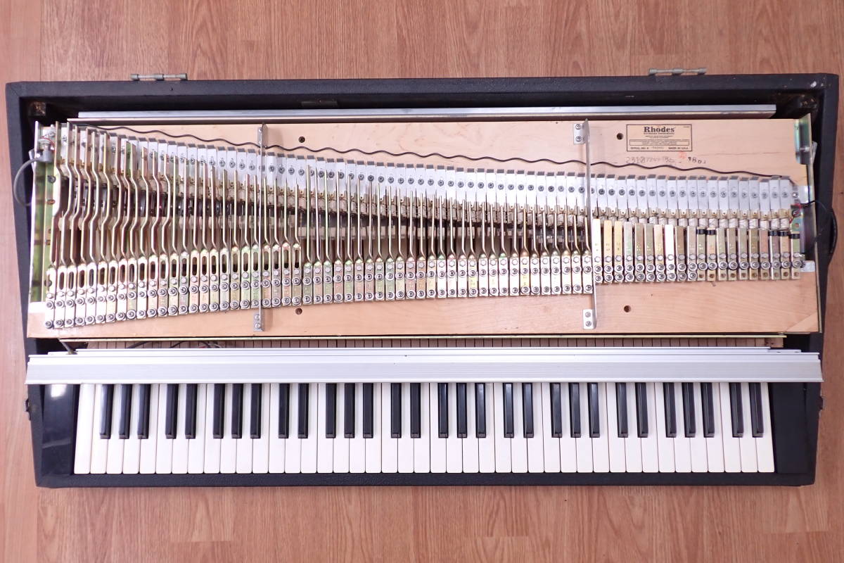 超人気の ローズ・ピアノ STAGE PIANO Rhodes MARKII Seventy Three 73鍵盤 アメリカ製 ピアノ キーボード 鍵盤楽器 ヴィンテージ G05021T ホビー、カルチャー