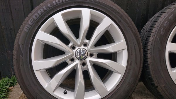 VW(フォルクスワーゲン)ザ・ビートル17インチ純正ホイール VW(フォルクスワーゲン)ザ・ビートル17インチ純正ホイール