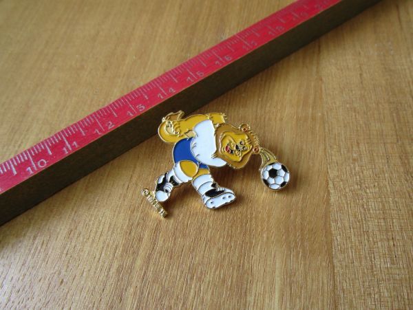 古い ピンバッジ : サッカー 1994 ライオン キャラクター ワールドカップ 動物 ピンズ #L_画像3