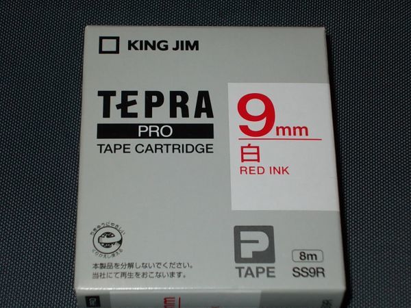 ◆新品テプラPROテープSS9R・9mm幅・白・赤文字◆_画像1