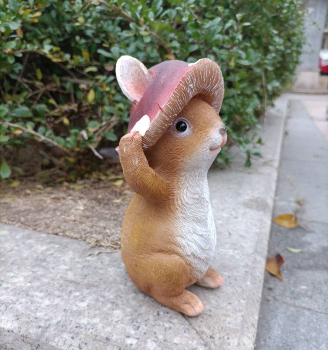 ガーデンオブジェ 置物 植物の帽子をかぶったウサギ ユニーク (キノコ)_画像2