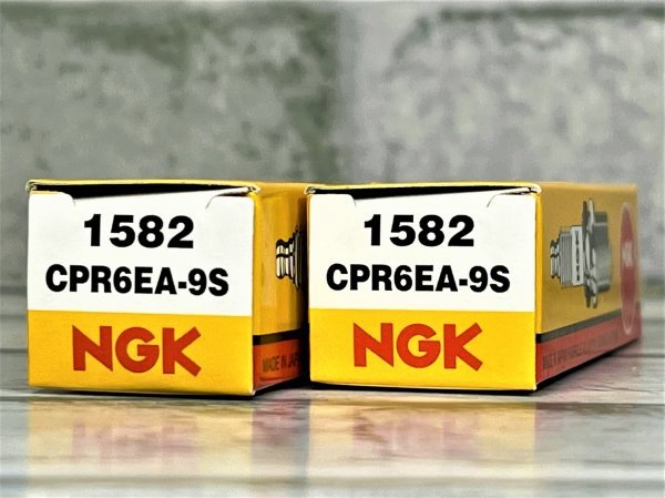 ＮＧＫ　ＣＰＲ６ＥＡー９Ｓ　２本セット　ホンダ　スーパーカブ５０プロ　ＡＡ０７　１２ー　適合　新品！_画像1