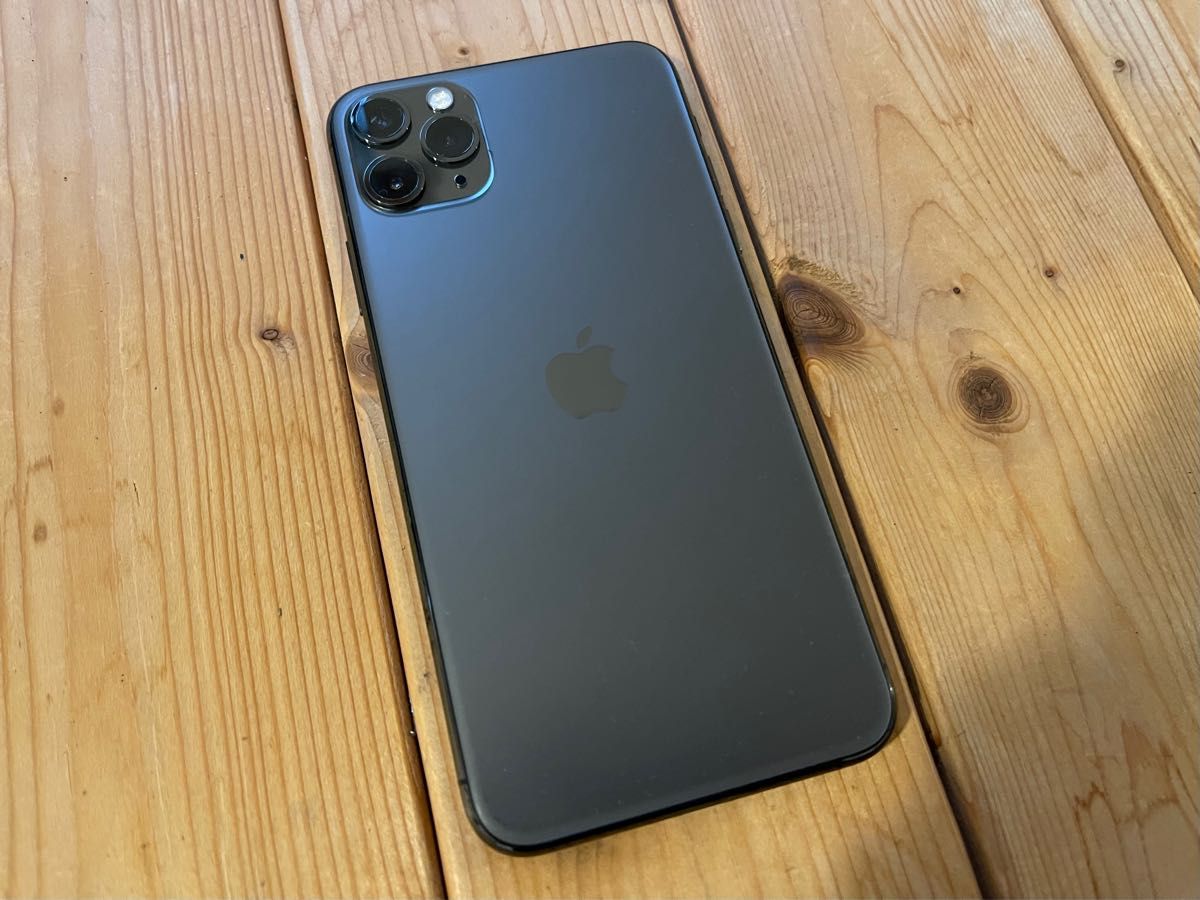 iPhone 11 Pro Max スペースグレー、256GB SIMフリー