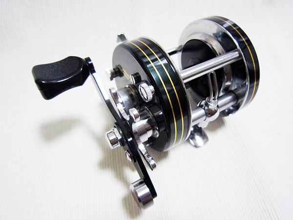 販売卸値 ☆DAIWA MILLIONAIRE ダイワ ミリオネア V 紙箱ケース入り