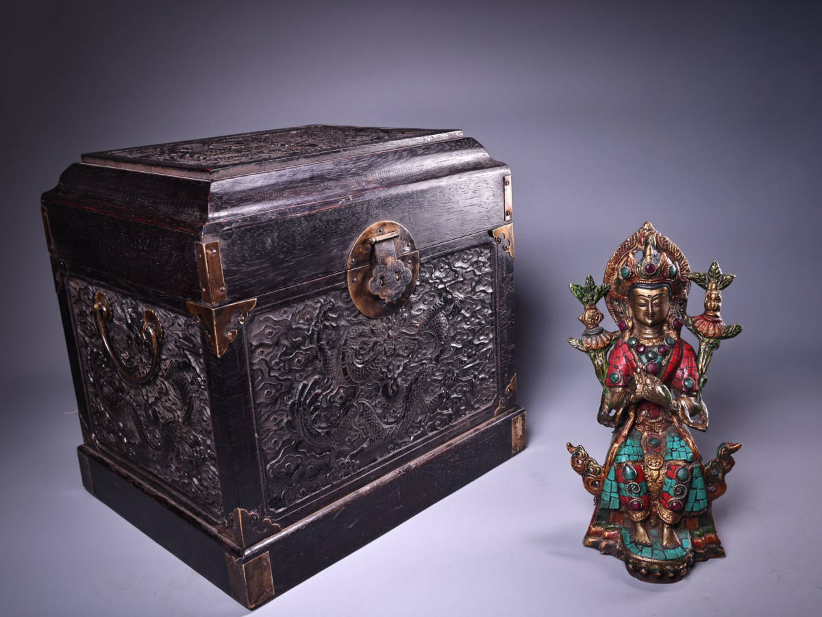 超珍館蔵】銅製 寶石嵌 彩繪 描金 強巴仏 龍騰四海紋 檀木箱箱付 置物