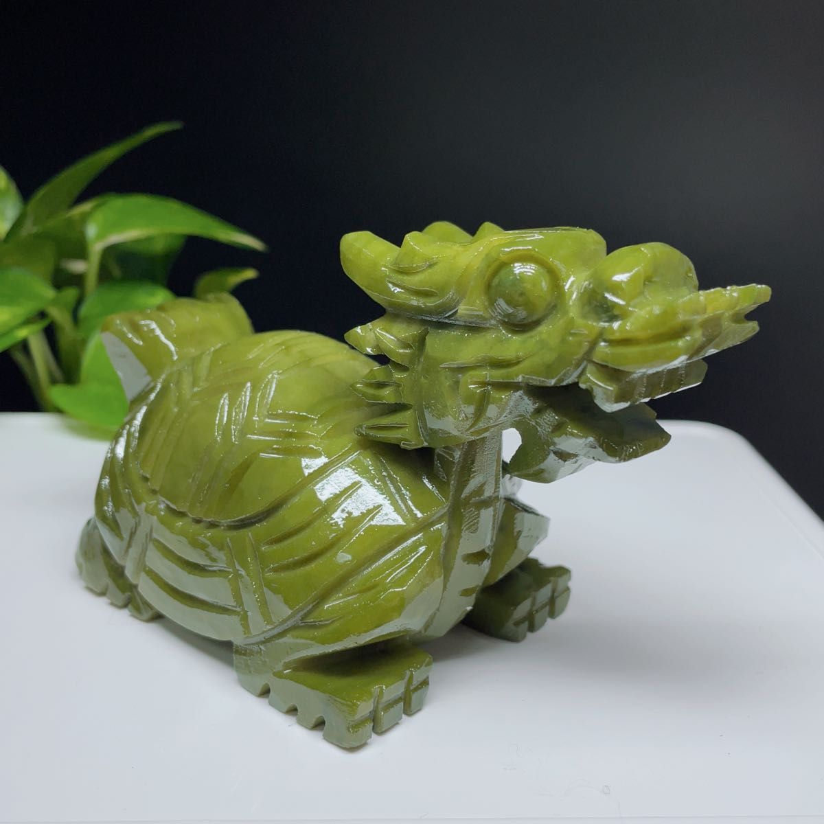 ☆上品☆ 3 三彩玉で作った龍亀 ロングイ 玉 天然石 龍 亀 金運 開運