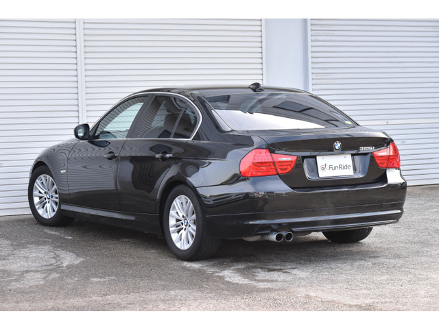 「2010年式 BMW E90後期 325i ハイラインPKG ・3.0L直噴E/G・走行3.2万㎞・1オーナー・SR・黒革シート・ナビ・TV・禁煙車@車選びドットコム」の画像2