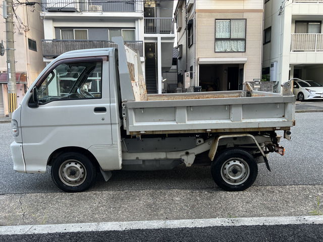 売切り 神戸 クルマ堂 ダイハツ ハイゼットダンプ 4WD 5MT 予備検査可能@車選びドットコムの画像6