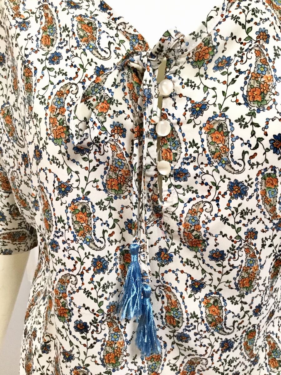 新品「CRACKERS」総ペイズリー柄 半袖 カットソー White SIZE:L ペルー製 タッセル付き_画像4