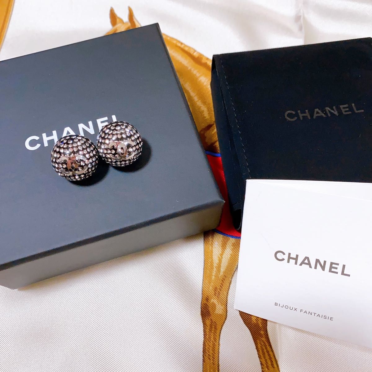 シャネル ピアス CHANEL ココマーク 両耳 丸 キラキラ 可愛い 箱付き