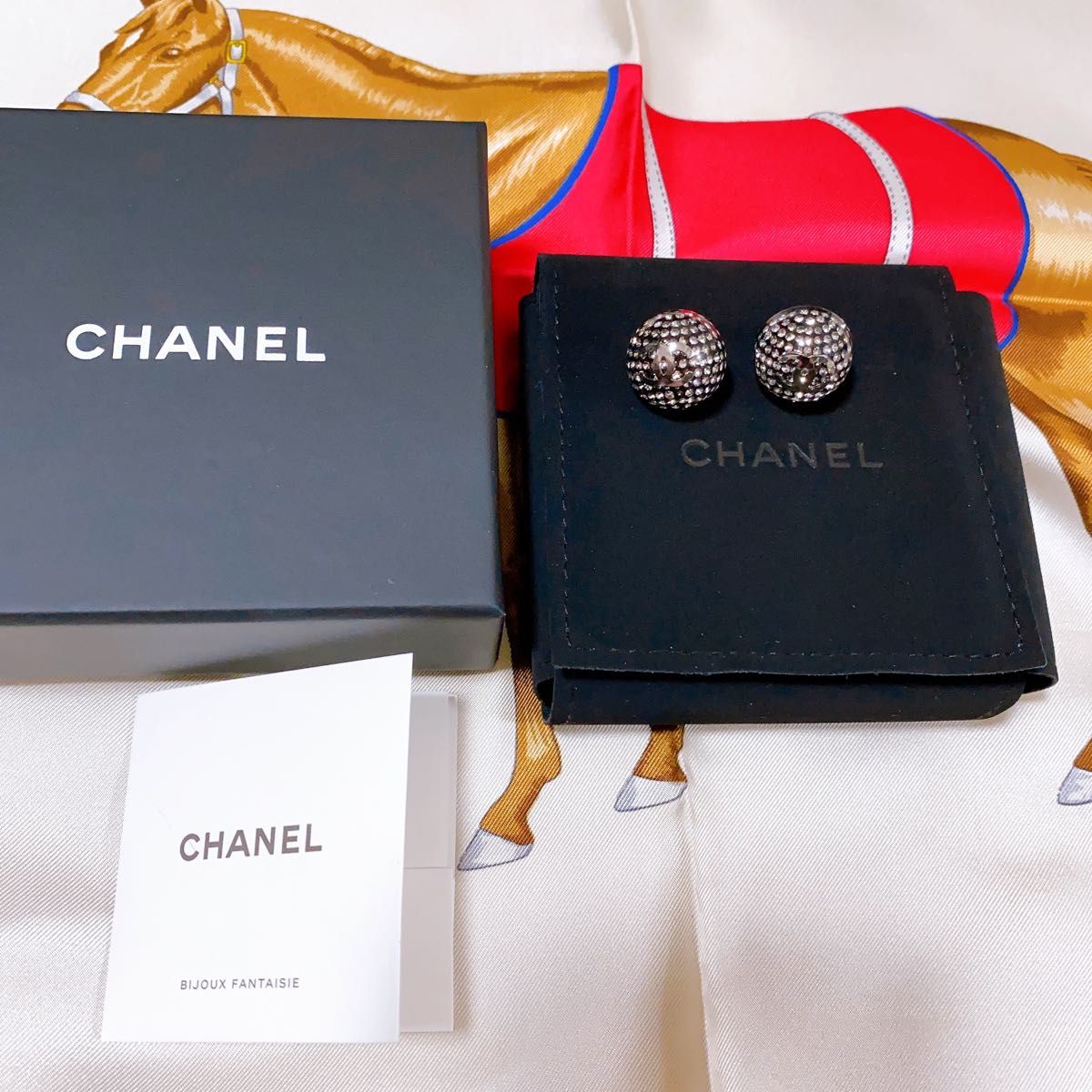 シャネル ピアス CHANEL ココマーク 両耳 丸 キラキラ 可愛い 箱付き