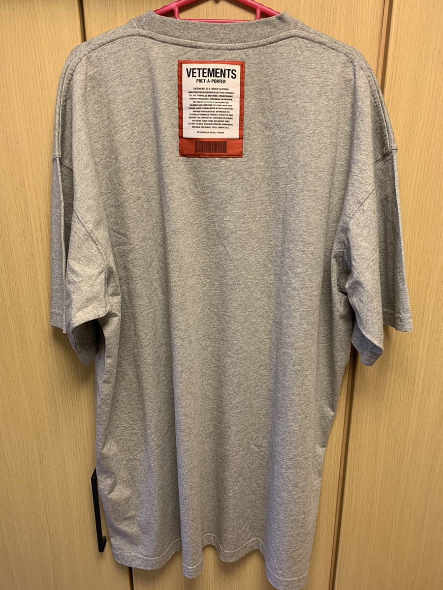 正規未使用 21SS VETEMENTS Logo Patch Tee ヴェトモン ロゴ パッチ クルーネック Tシャツ 灰 L UE51TR540G_画像1