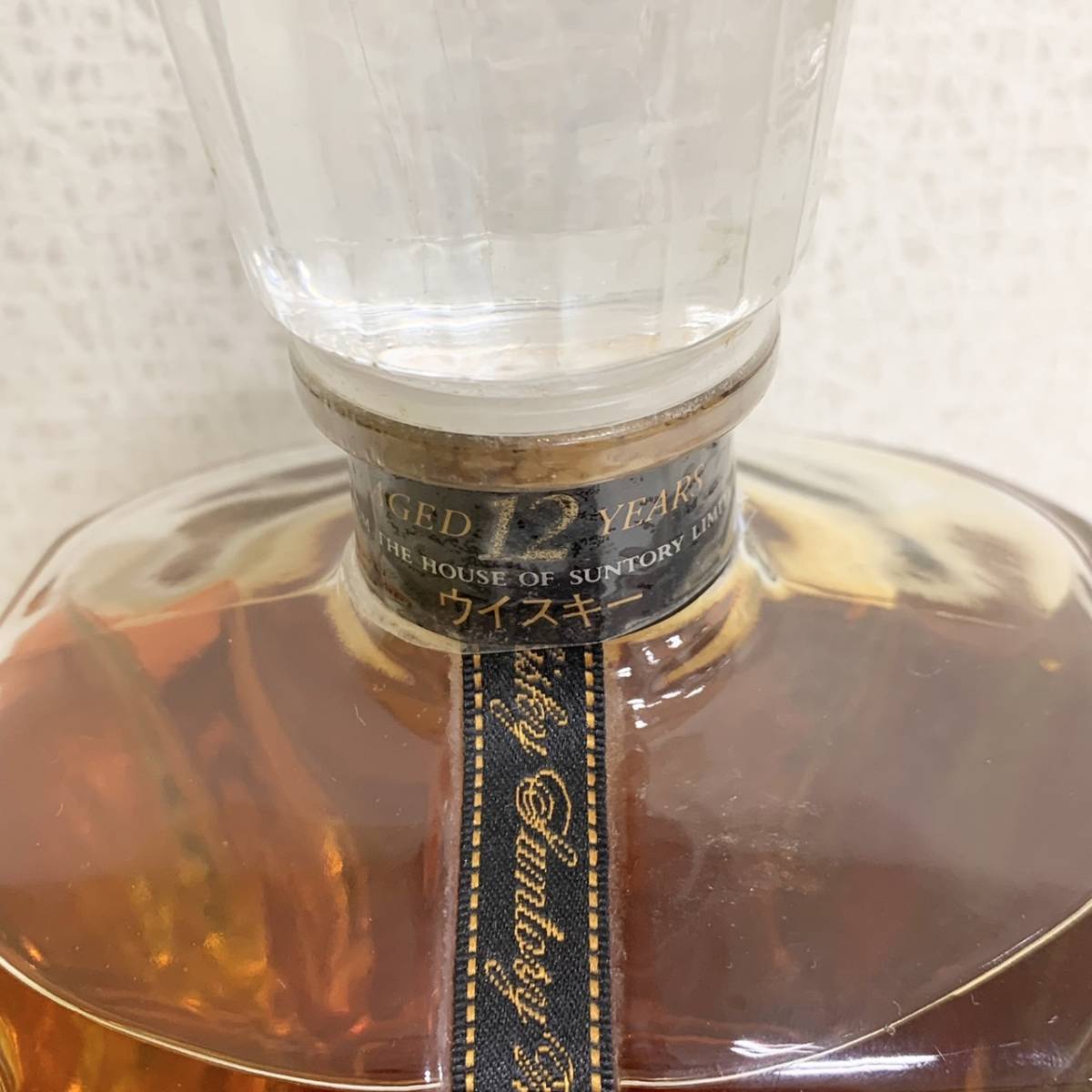 【IK-22536】1円～ SUNTORY WHISKY CREST AGED 12 YEARS 700ml アルコール43% 未開栓 サントリー ウイスキー クレスト 12年 お酒 保管品_画像3