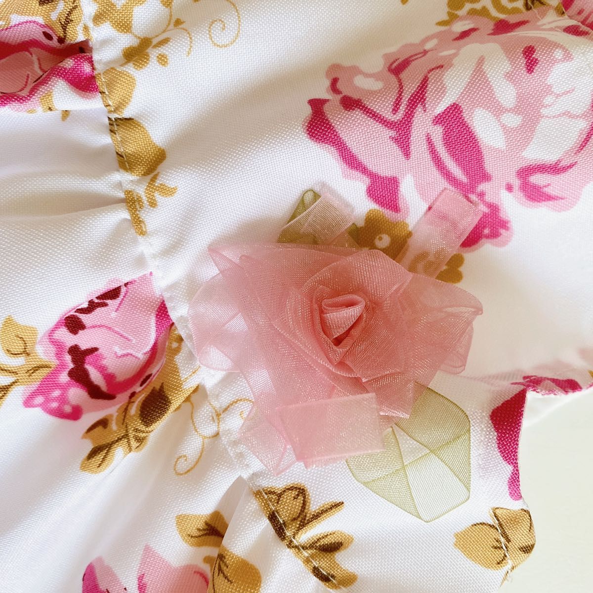 80サイズ ベビードレス　ピンクの花柄　コサージュ付き発表会 パンツ付き ワンピース　セットアップ  結婚式
