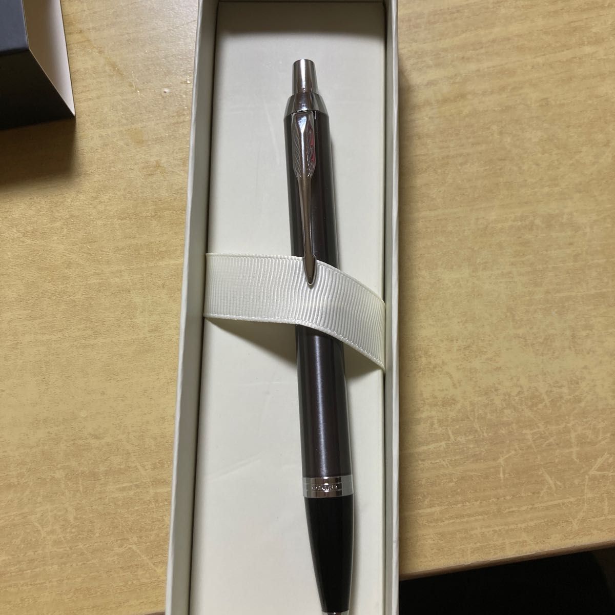 PARKER EST1888 ボールペン（新品未開封）嫌いな人からプレゼント出もらいいらないので売ります。