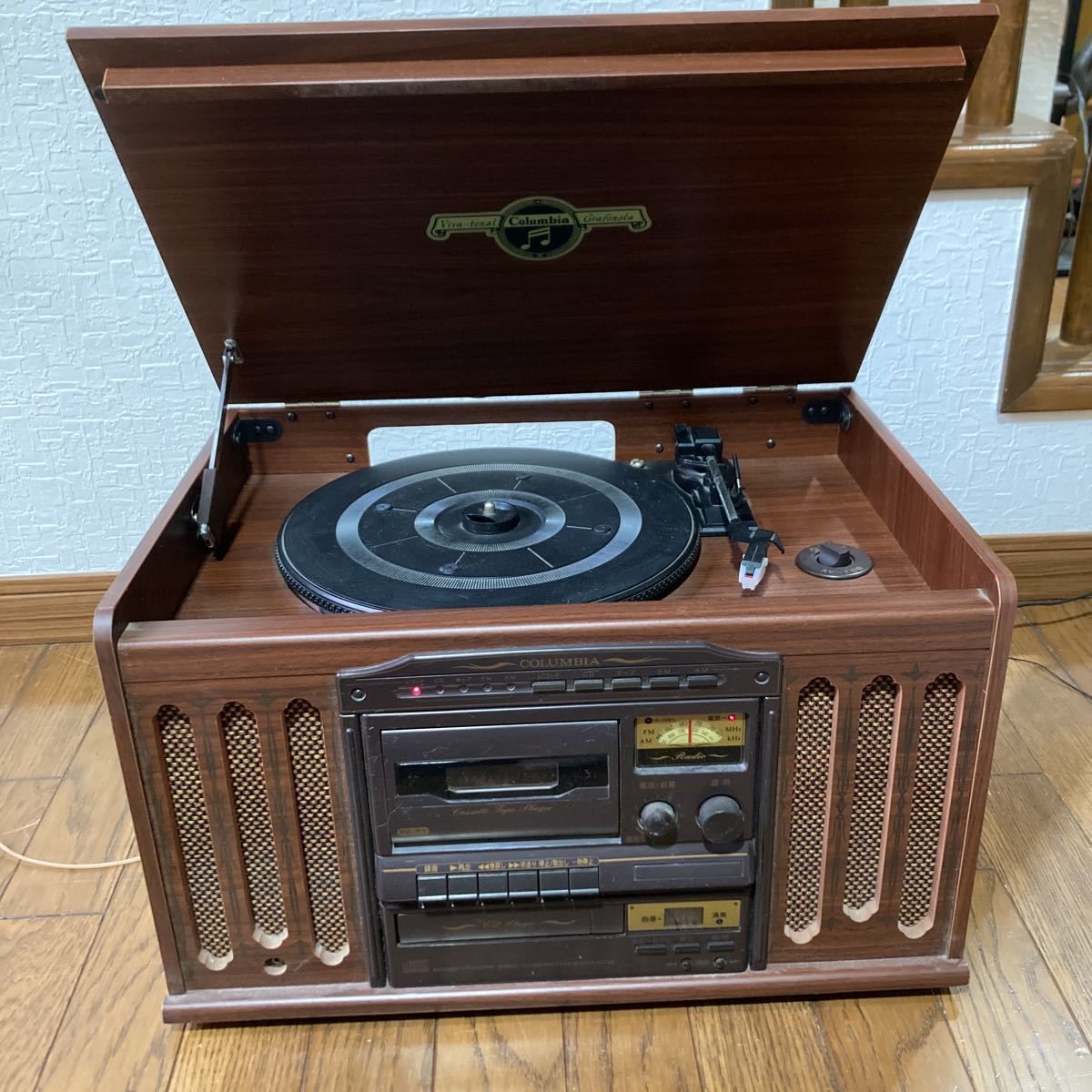 ジャンク品　通電のみ確認　Columbia GP-28音聴箱 レコード　カセット　CD ラジオ_画像1