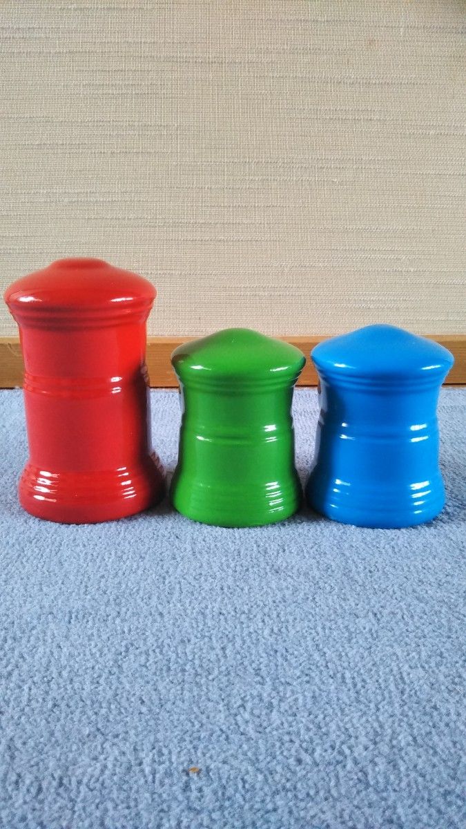 郵便ポスト 陶器の貯金箱 。赤、緑、青の３個セット。非売品。