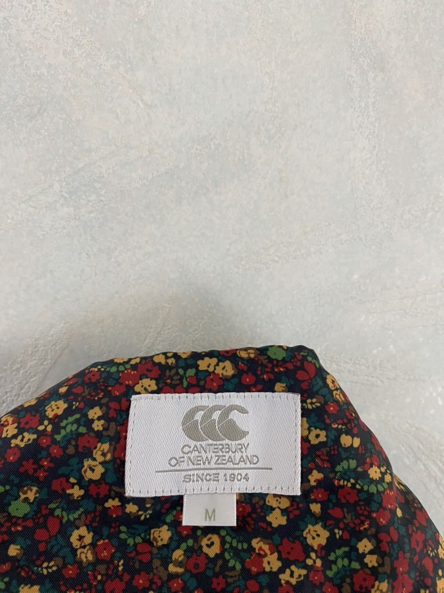 CANTERBURY マウンテンパーカー サイズM レディース 裏地総柄 花 CANTERBURY マウンテンパーカー サイズM レディース 裏地総柄 花