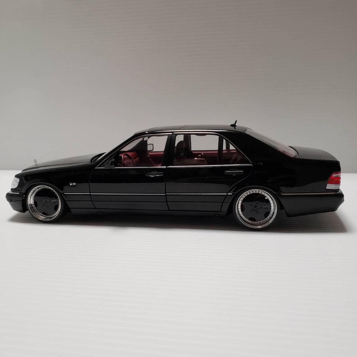 ヤフオク! - 1/18 メルセデスベンツ SクラスW140 V12 カス...