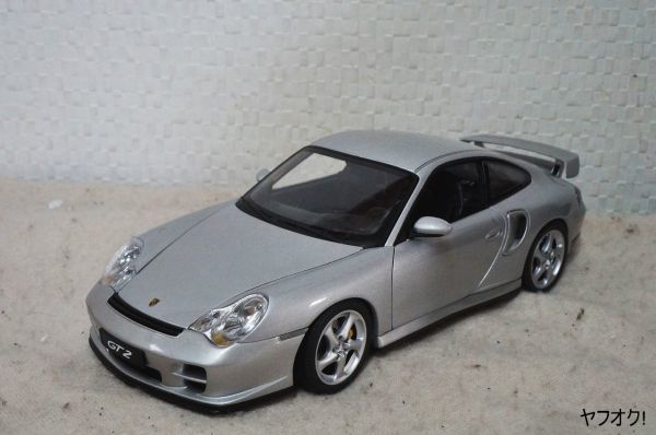 オートアート ポルシェ 911 GT2 1/18 ミニカー シルバー