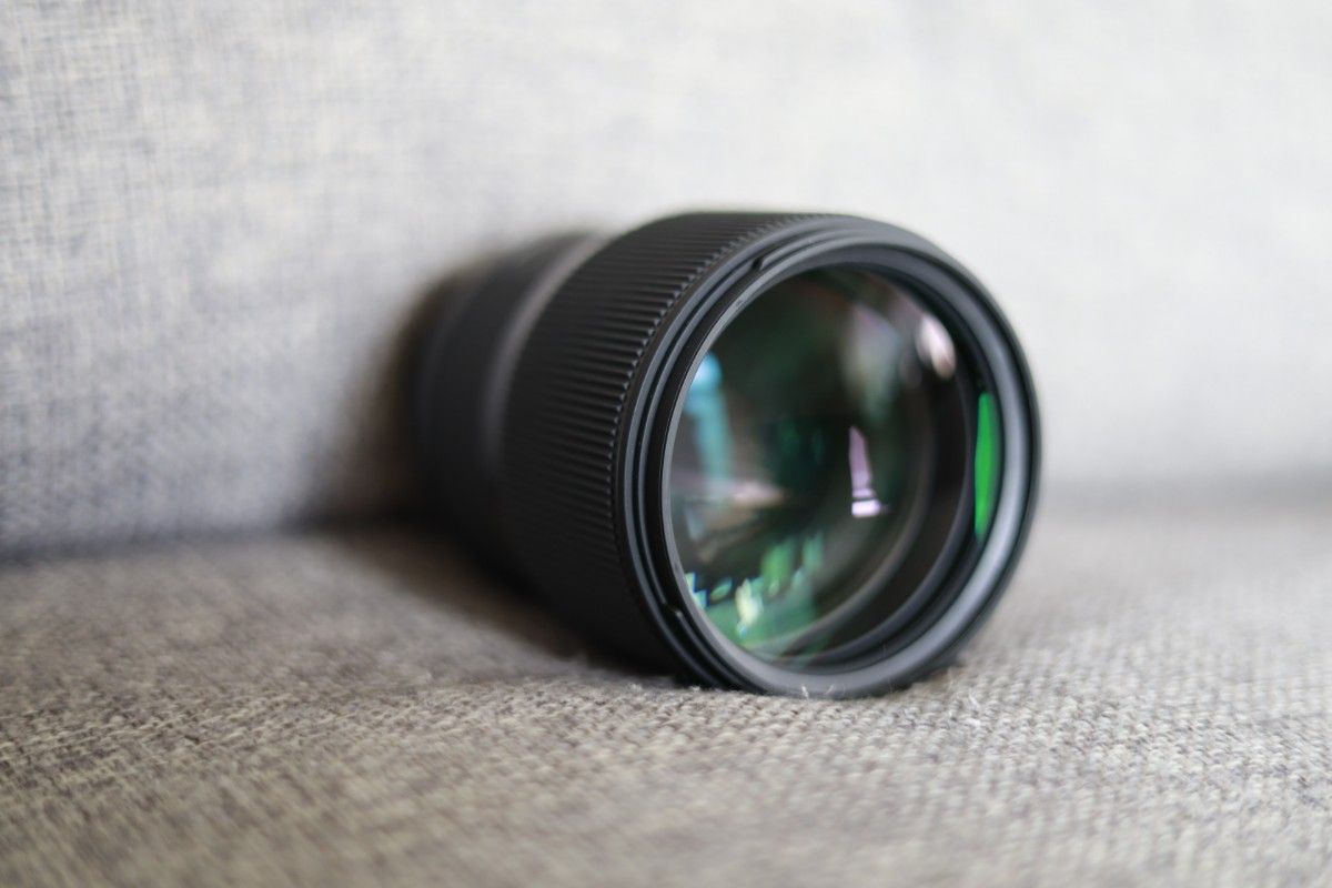 シグマ(SIGMA) 135mm F1.8 DG HSM キヤノンEFマウント用レンズ 美品