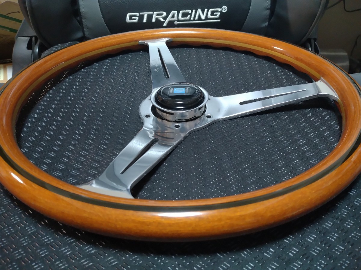 即決 美品 正規品 NARDI ナルディ クラシック φ36 ウッド 即決 美品 正規品 NARDI ナルディ クラシック φ36 ウッド