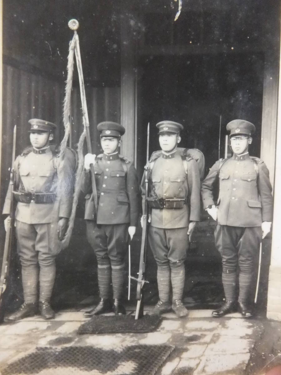 ☆ 未発表/大判古写真 軍旗(近衛 連隊旗)「近衛歩兵四連隊・連隊 ☆ 未発表/大判古写真 軍旗(近衛 連隊旗)「近衛歩兵四連隊・連隊