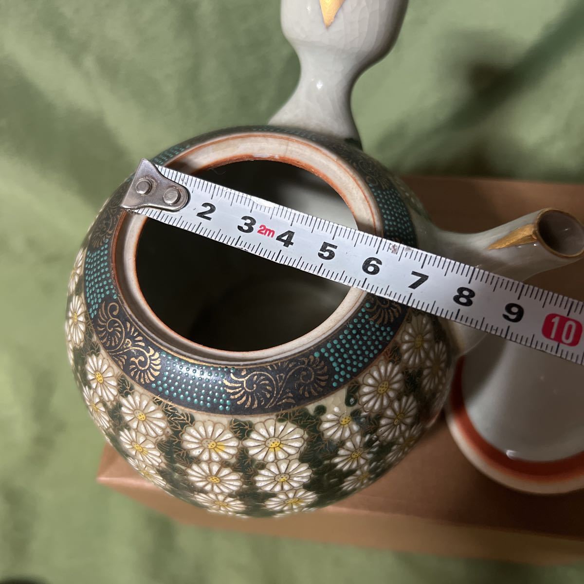 【NT2899衣ケ】九谷焼 急須 【中古品 箱無し 現状渡し】茶器 九谷 菊柄？_画像3