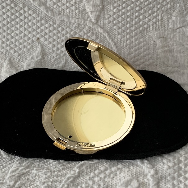 GUERLAIN ゲラン メテオリット ヴォワイヤージュ コンパクトミラー鏡のみ パウダー無し 携帯ミラー の商品詳細 | Yahoo!オークション | One Map by FROM JAPAN