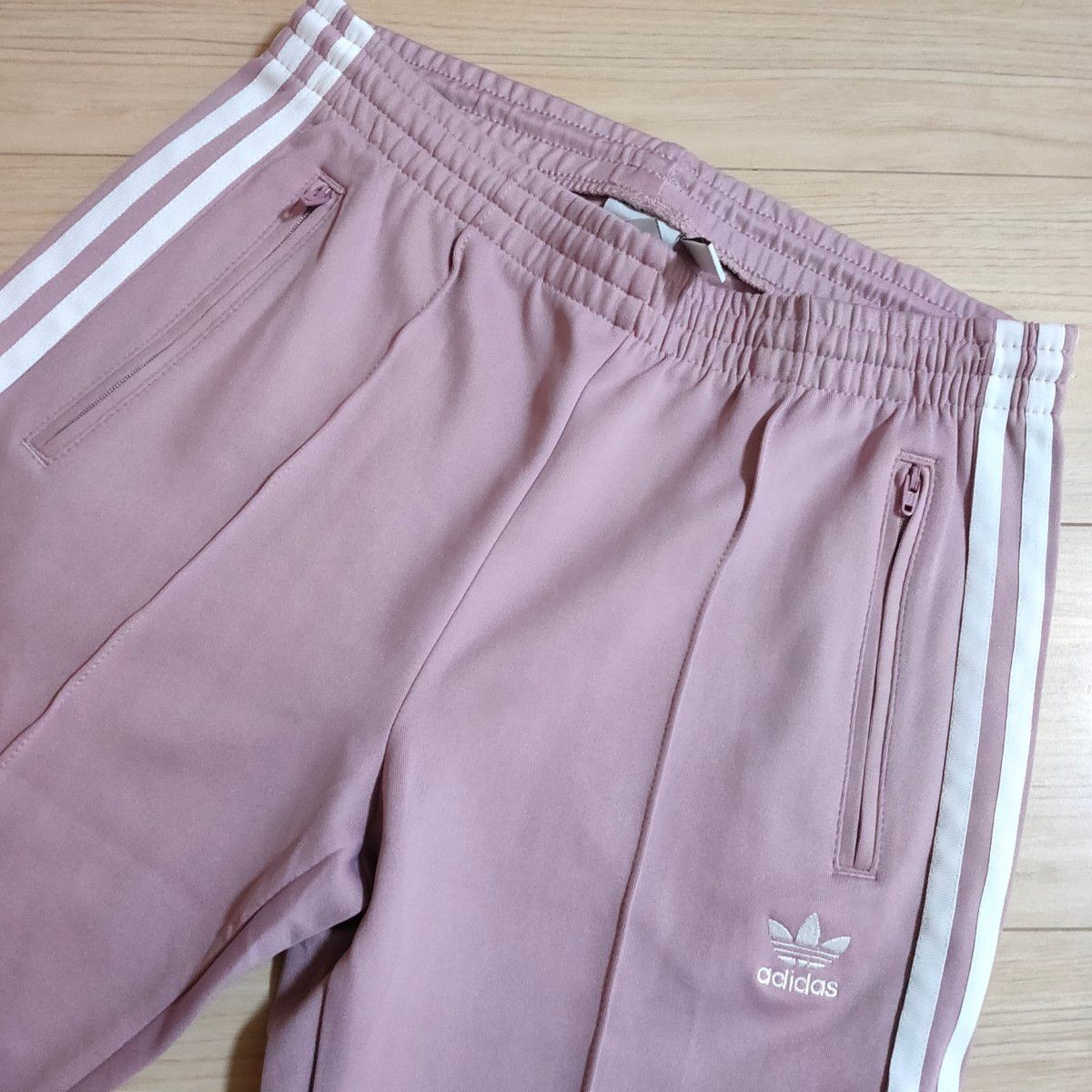 セットアップ 上下ジャージ】adidas 薄紫 スーパースター セットアップ 上下ジャージ】adidas 薄紫 スーパースター