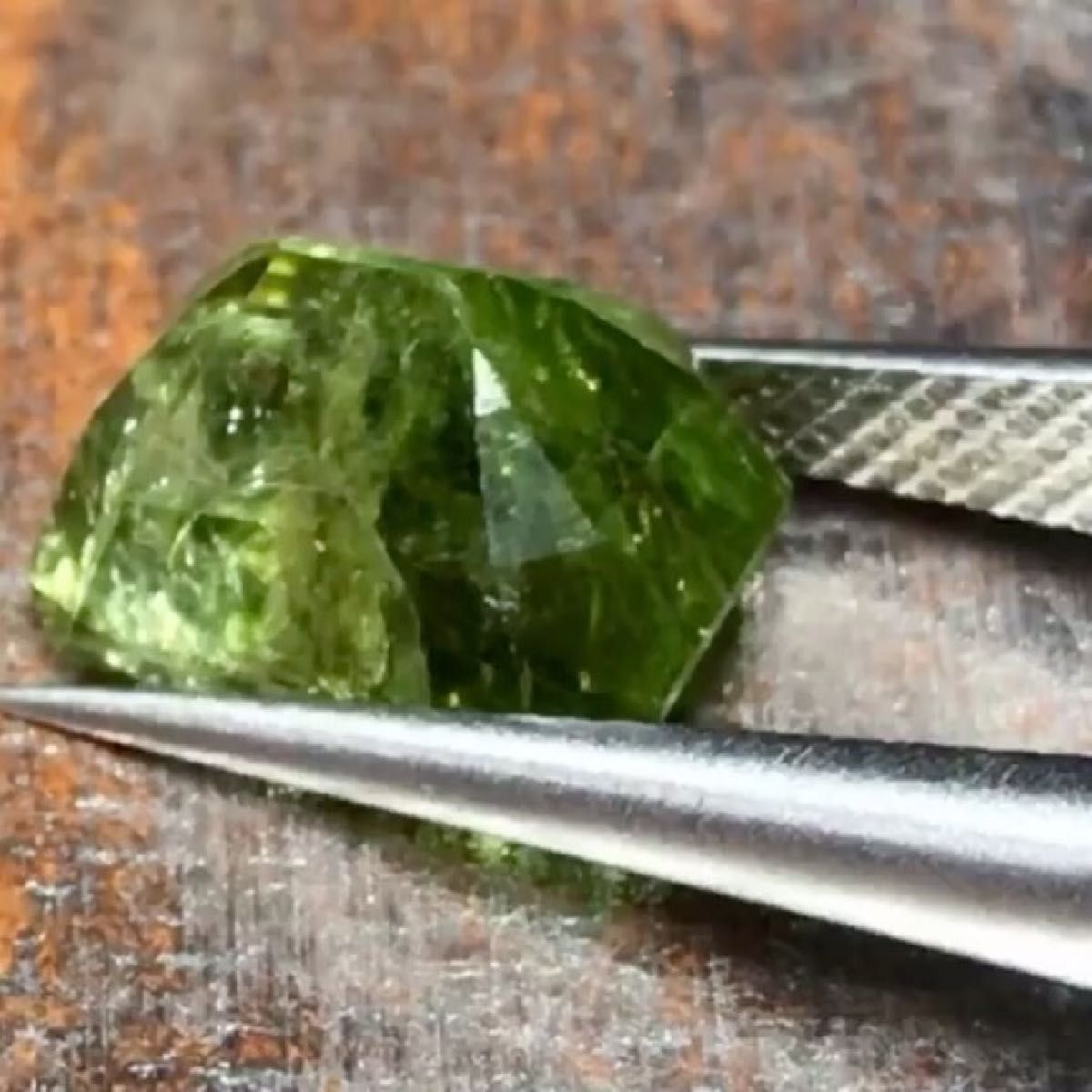 グリーントルマリン 2.7ct モザンビーク産 宝石 ルース 裸石 VS-SI