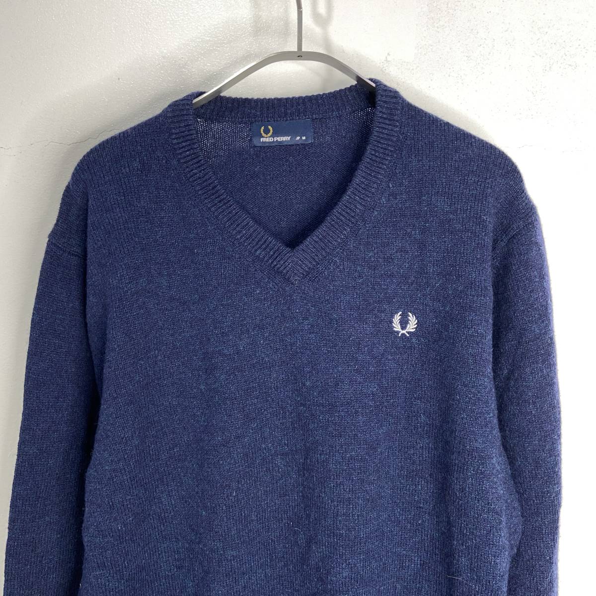  free shipping *FREDPERRY* Fred Perry *V neck wool sweater *V neck knitted * plain * navy * one Point Logo *M*E23