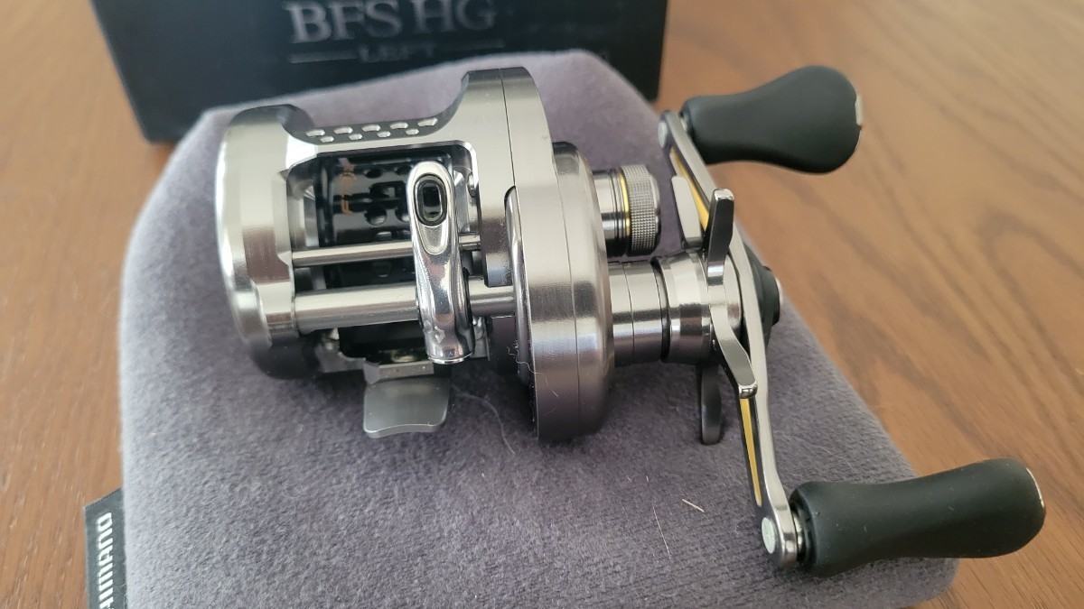 シマノ【SHIMANO】17カルカッタコンクエストBFS HG-L 左ハンドル