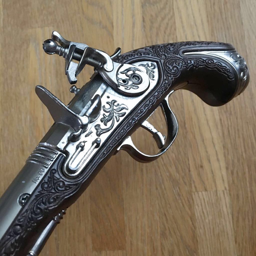 * old gun middle .19 century old . gun piste ru Classic gun western sea . model gun equipment ornament for used gun CARIBE tea ka real gachi size 