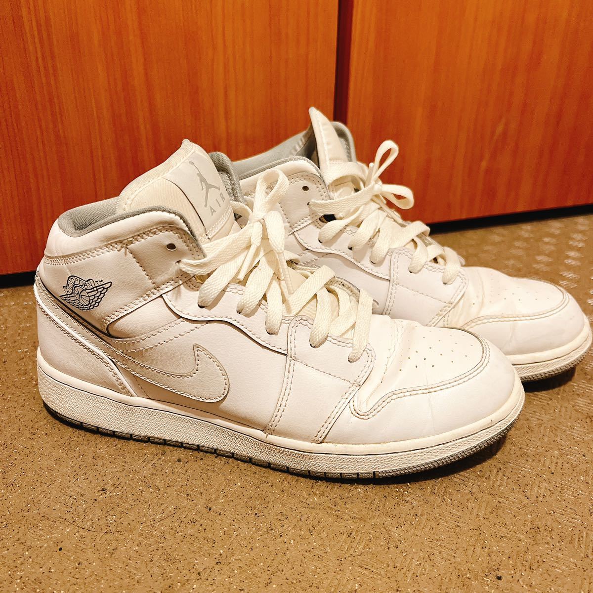 猫の日 NIKE AIR JORDAN 1 MID WHITE 25cm ナイキ エアジョーダン AIR