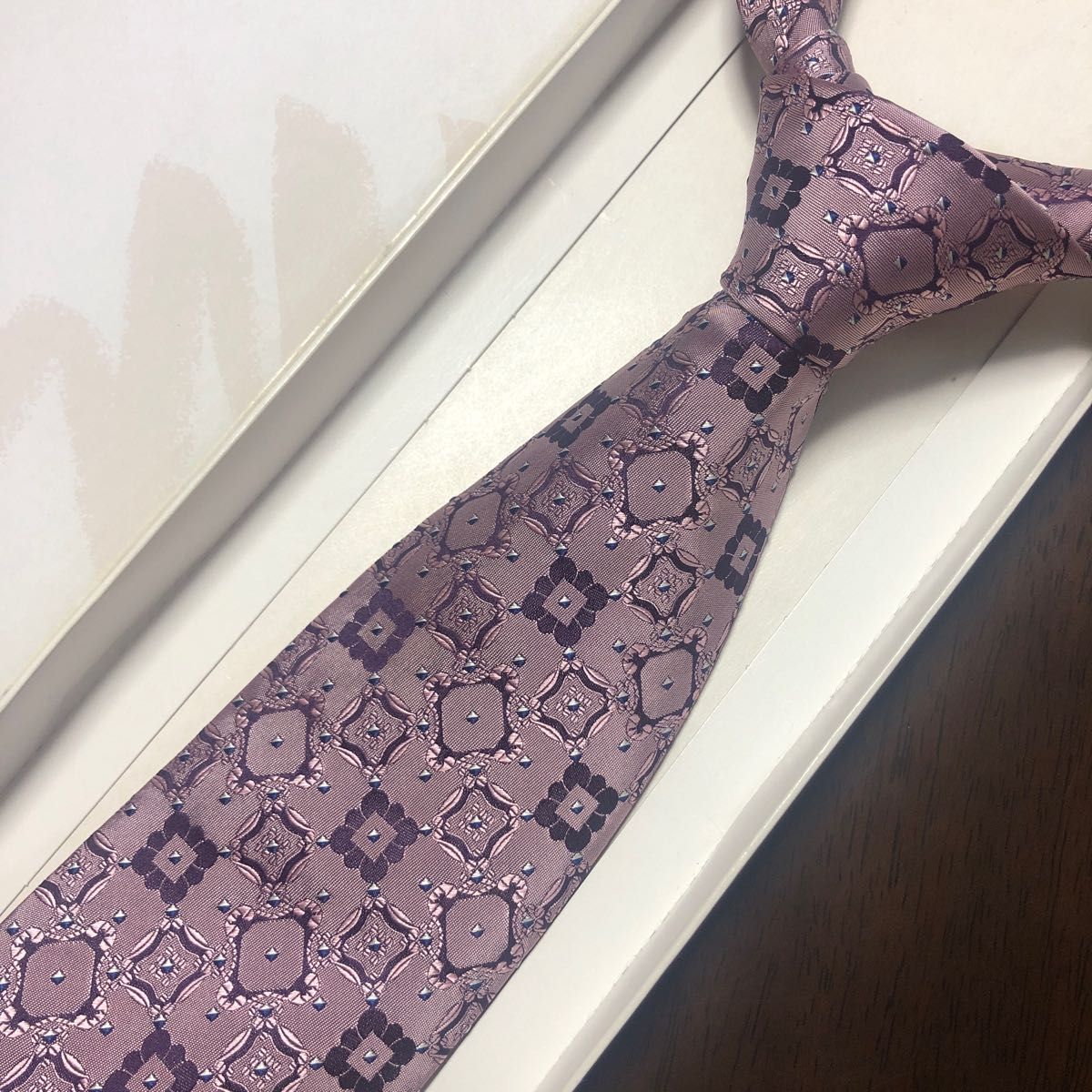 美品　ブリオーニ　ネクタイ　紫　ドット　花柄　高級感　厚手