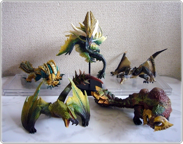 カプコン モンスターハンター 生態図鑑Ⅰ Ⅱ Ⅲ Ⅳ…ジンオウガ カプコン モンスターハンター 生態図鑑Ⅰ Ⅱ Ⅲ Ⅳ…ジンオウガ