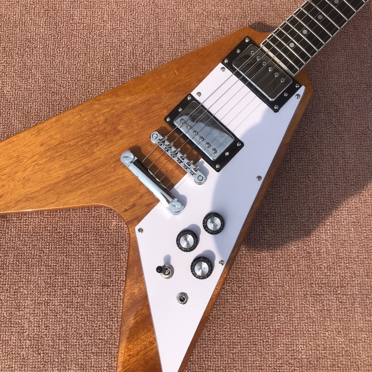 ノーブランド◎Gibson 風◎エレキギター Flying V Antique Natural