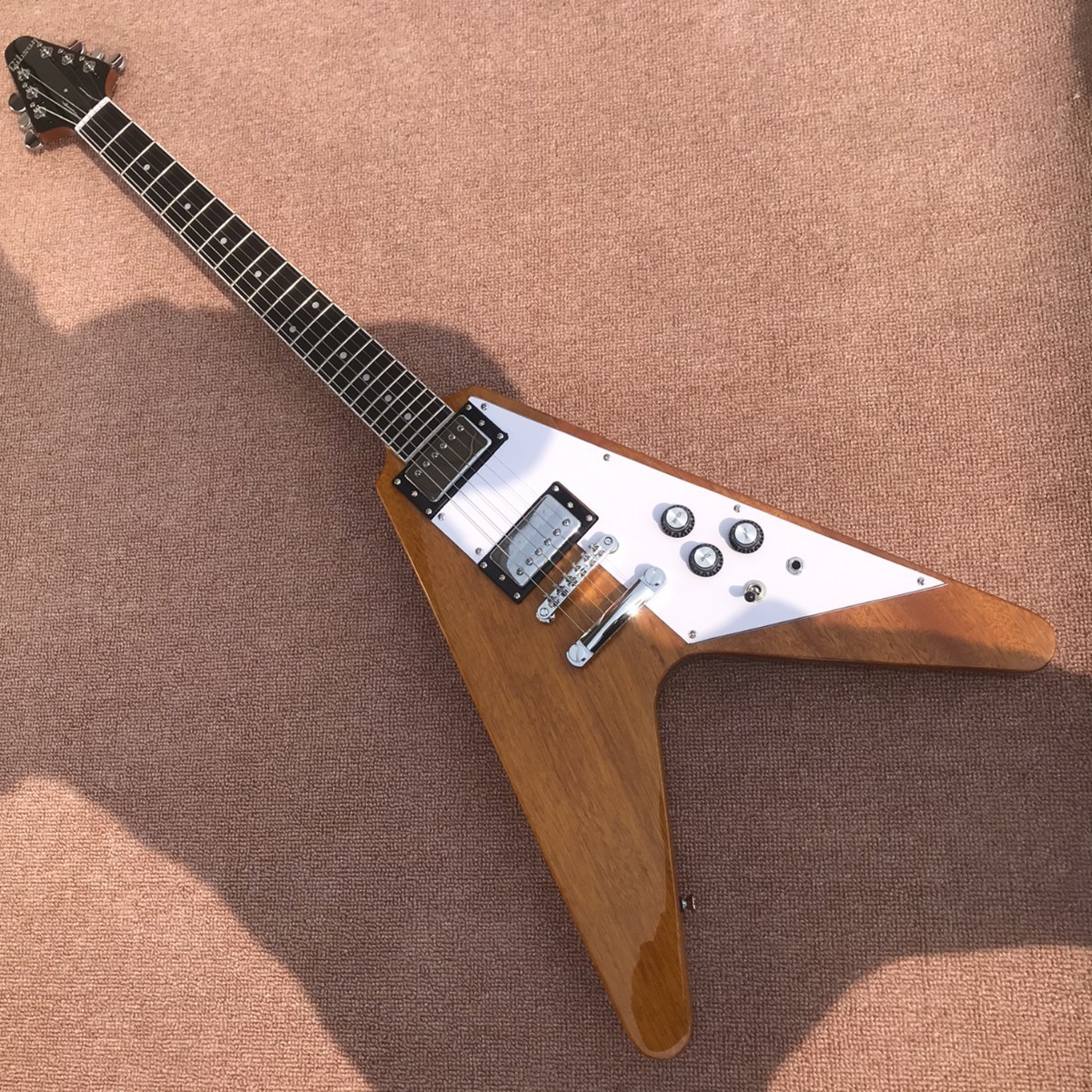 ノーブランド◎Gibson 風◎エレキギター Flying V Antique Natural