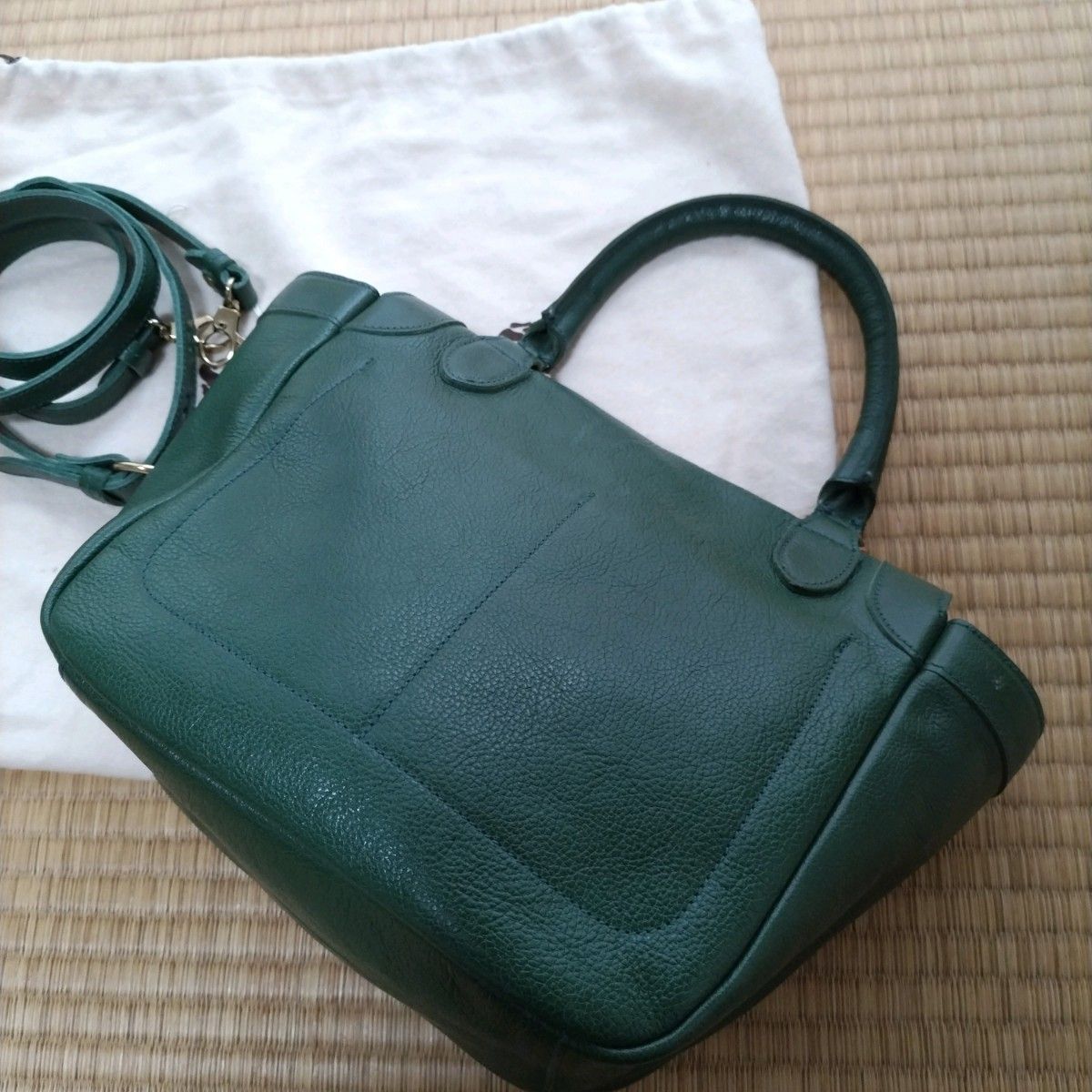 新品 イルビゾンテ 本革 レザー バッグ 2way ショルダーバッグ 新品 イルビゾンテ 本革 レザー バッグ 2way ショルダーバッグ