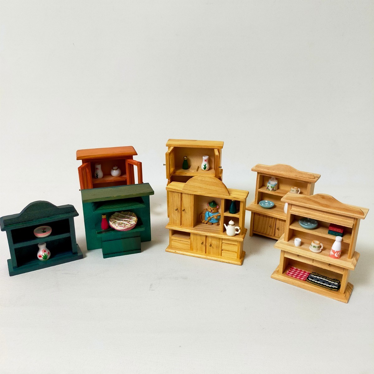 ミニチュア家具 木製 7点セット ドールハウス 玩具の画像1