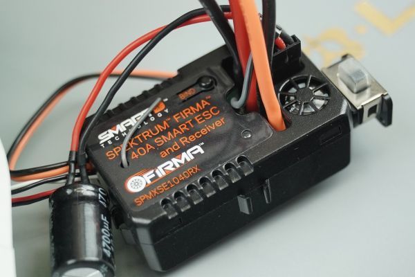 Horizon Hobby　【バラウリ品】　Firma 40A Brushed Smart 2-in-1 ESC and Receiver　Spektrum - SPMXSE1040RX(2-3S LiPo, 5-9 cell NiMH)