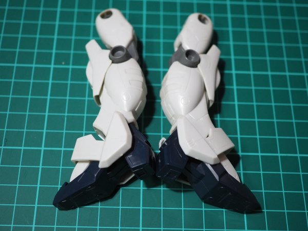 ☆AAP12☆ジャンク★バンダイ HG 1/100 ガンダム デスサイズ 脚部のみ ジャンク部品取り 完成品_画像4