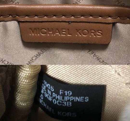 【美品】MICHEAL KORS マイケルコース　カメラバッグ　デカロゴ　モノグラム　総柄　ショルダー 白系 