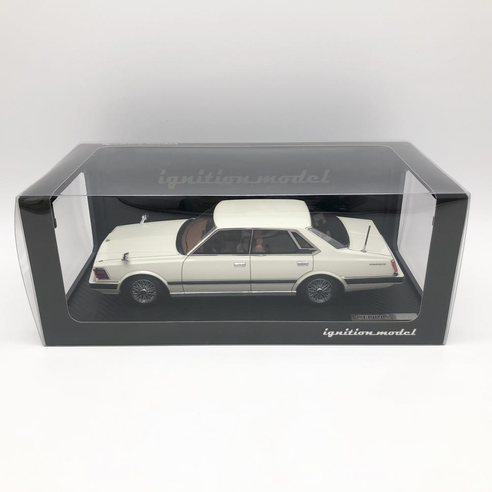開封 イグニッションモデル 1/18 IG1464 Nissan Cedric(P430