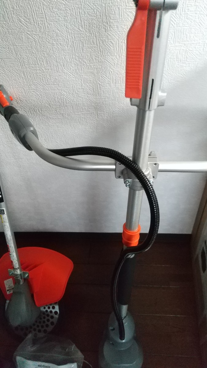 未使用展示品 工進(KOSHIN) 36V 5.0Ah 充電式 草刈機 刈払機 SBC-3650