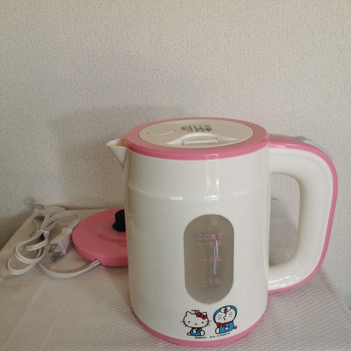 ハローキティ・ドラえもん 電気ケトル 電気ポット 1 0L 一番くじ ハローキティ・ドラえもん 電気ケトル 電気ポット 1 0L 一番くじ