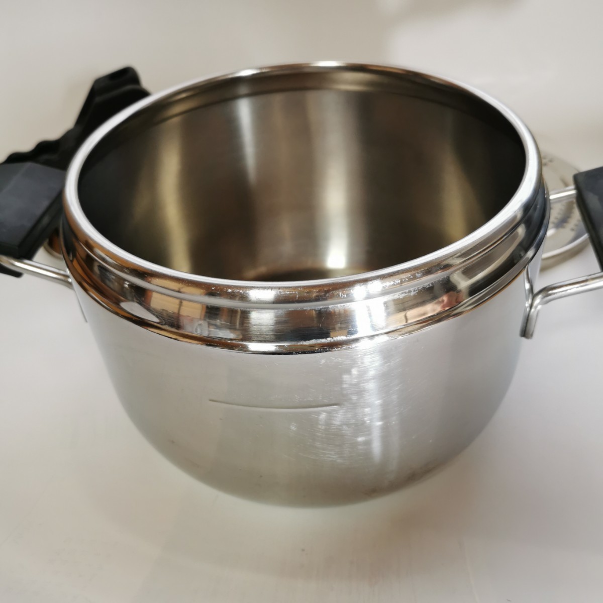 ラゴスティーナ圧力鍋 プラティカ IH対応OK 5L USED良品 蒸 ラゴスティーナ圧力鍋 プラティカ IH対応OK 5L USED良品 蒸