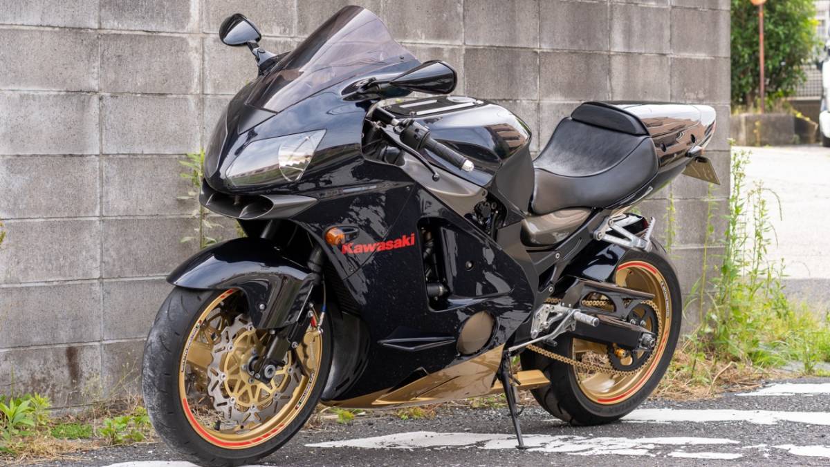 美車】Kawasaki Ninja ZX-12R B型 黒/金 マレーシア仕様 車検25年4 美車】Kawasaki Ninja ZX-12R B型 黒/金 マレーシア仕様 車検25年4