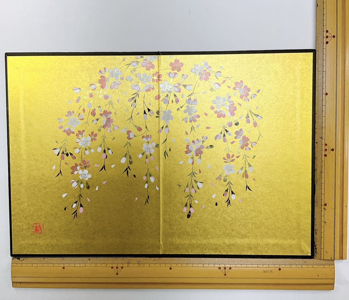 金彩屏風【しだれ桜 高さ19cm 金屏風】紙屏風 衝立 お手持ちのお 金彩屏風【しだれ桜 高さ19cm 金屏風】紙屏風 衝立 お手持ちのお